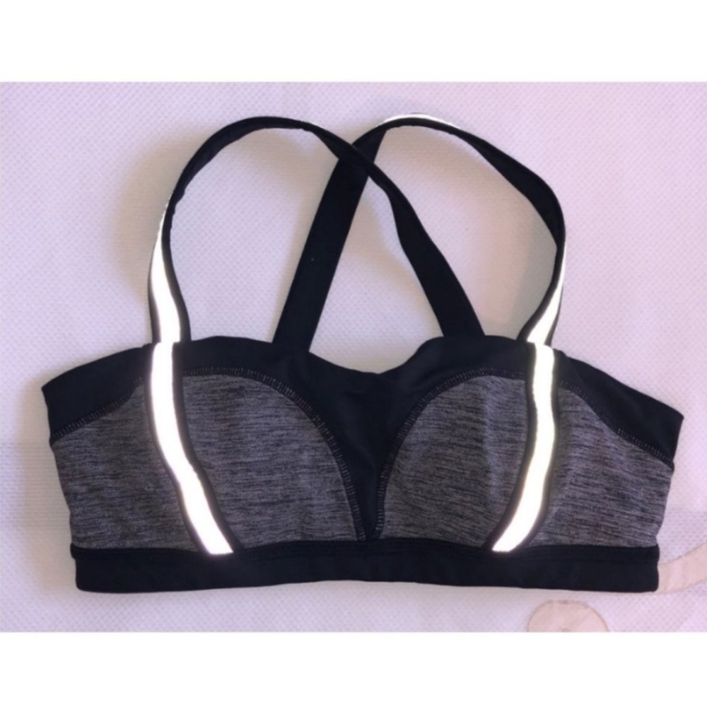 Lululemon Illuminate Bra - size 6 - Coal